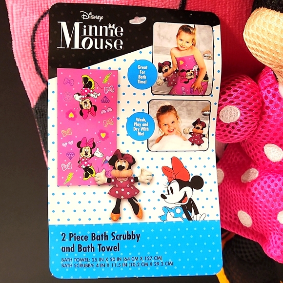 DISNEY MINNI MOUSE NEW GIRLS 2 PIECE BATH SCRUBBY AND BATH TOWEL. 25IN.X 11.5IN. - Picture 3 of 8